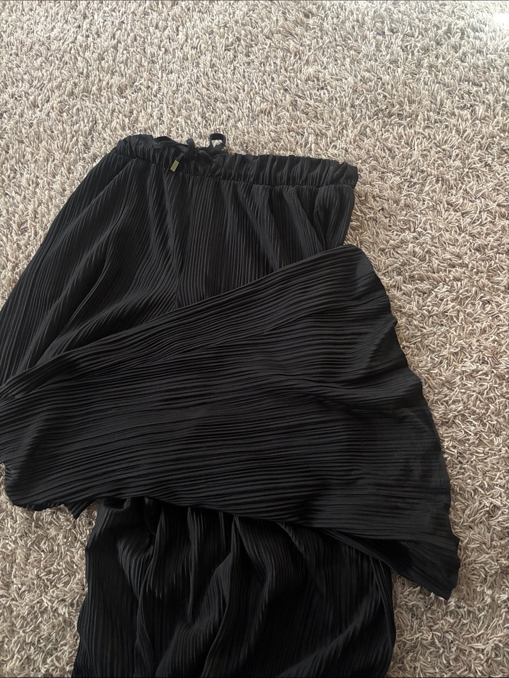 BOLD elements Black Wide-Leg Pleated Jumpsuit
